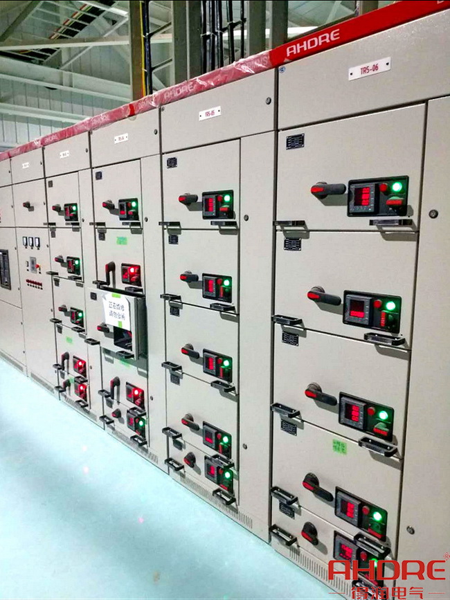 低壓配電柜.jpg 低壓配電柜.jpg