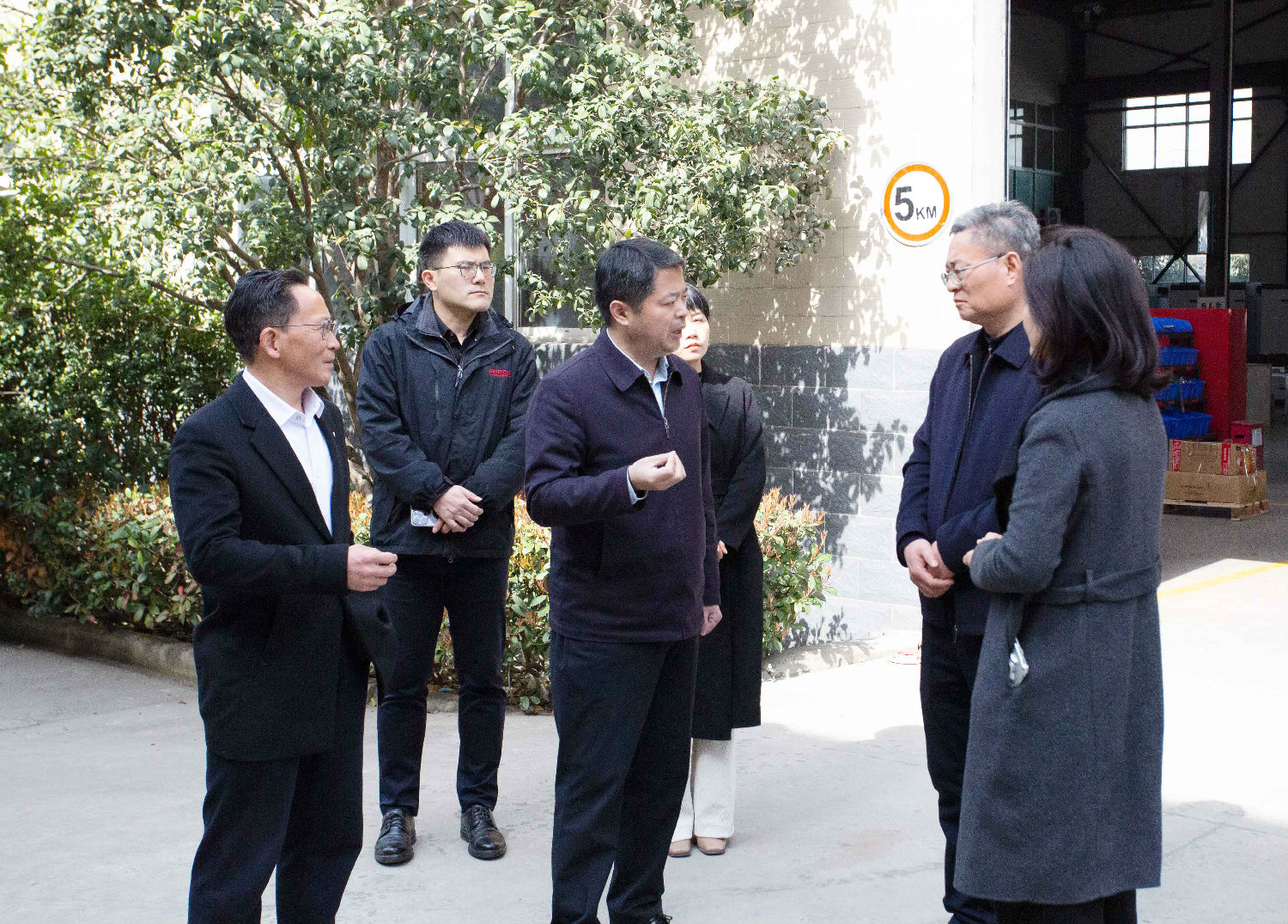 俞成山主席走訪交談 俞成山主席走訪交談