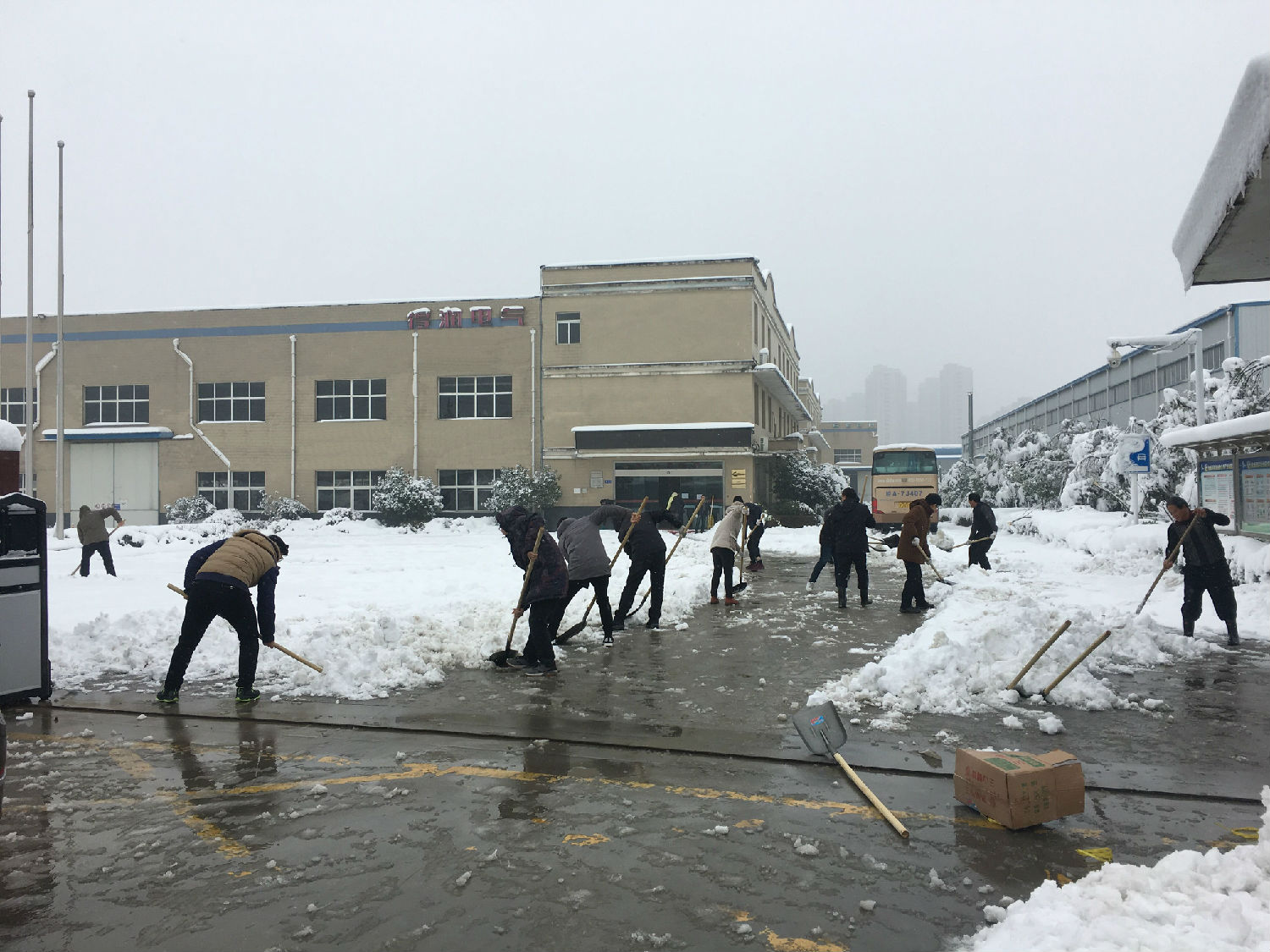 安徽得潤電氣 高低壓 開關(guān)柜 廠家 掃雪 電話:400-0551-777 qq:3176885416 安徽得潤電氣 高低壓 開關(guān)柜 廠家 掃雪 電話:400-0551-777 qq:3176885416