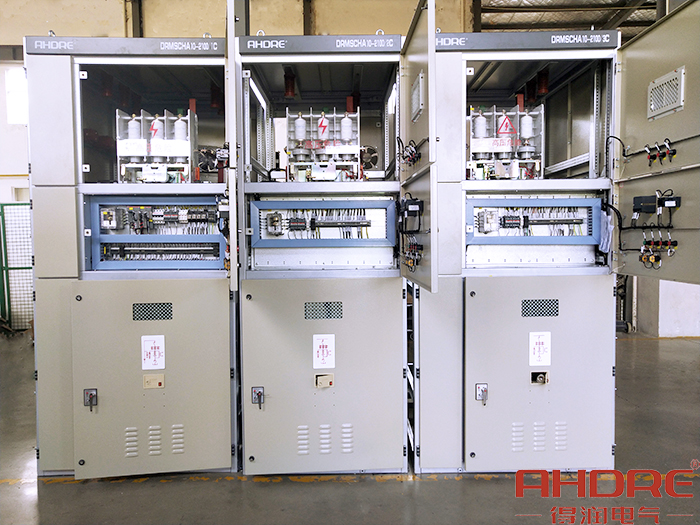 高壓無(wú)功自動(dòng)補(bǔ)償裝置結(jié)構(gòu)圖.jpg 高壓無(wú)功自動(dòng)補(bǔ)償裝置結(jié)構(gòu)圖.jpg