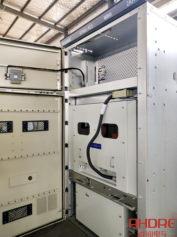 35kv開關柜的正面結構圖.jpg 35kv開關柜的正面結構圖.jpg