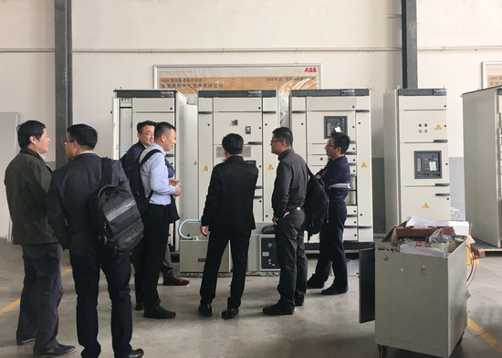 客戶來得潤電氣參觀產品圖 客戶來得潤電氣參觀產品圖