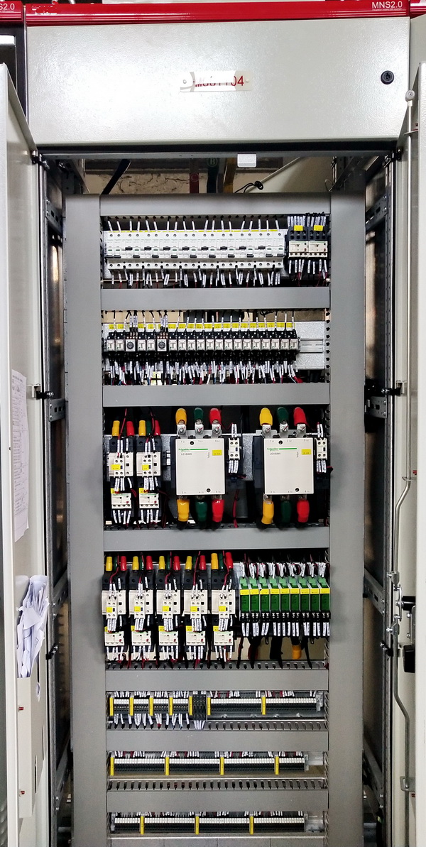 低壓柜內(nèi)走線圖.jpg 低壓柜內(nèi)走線圖.jpg