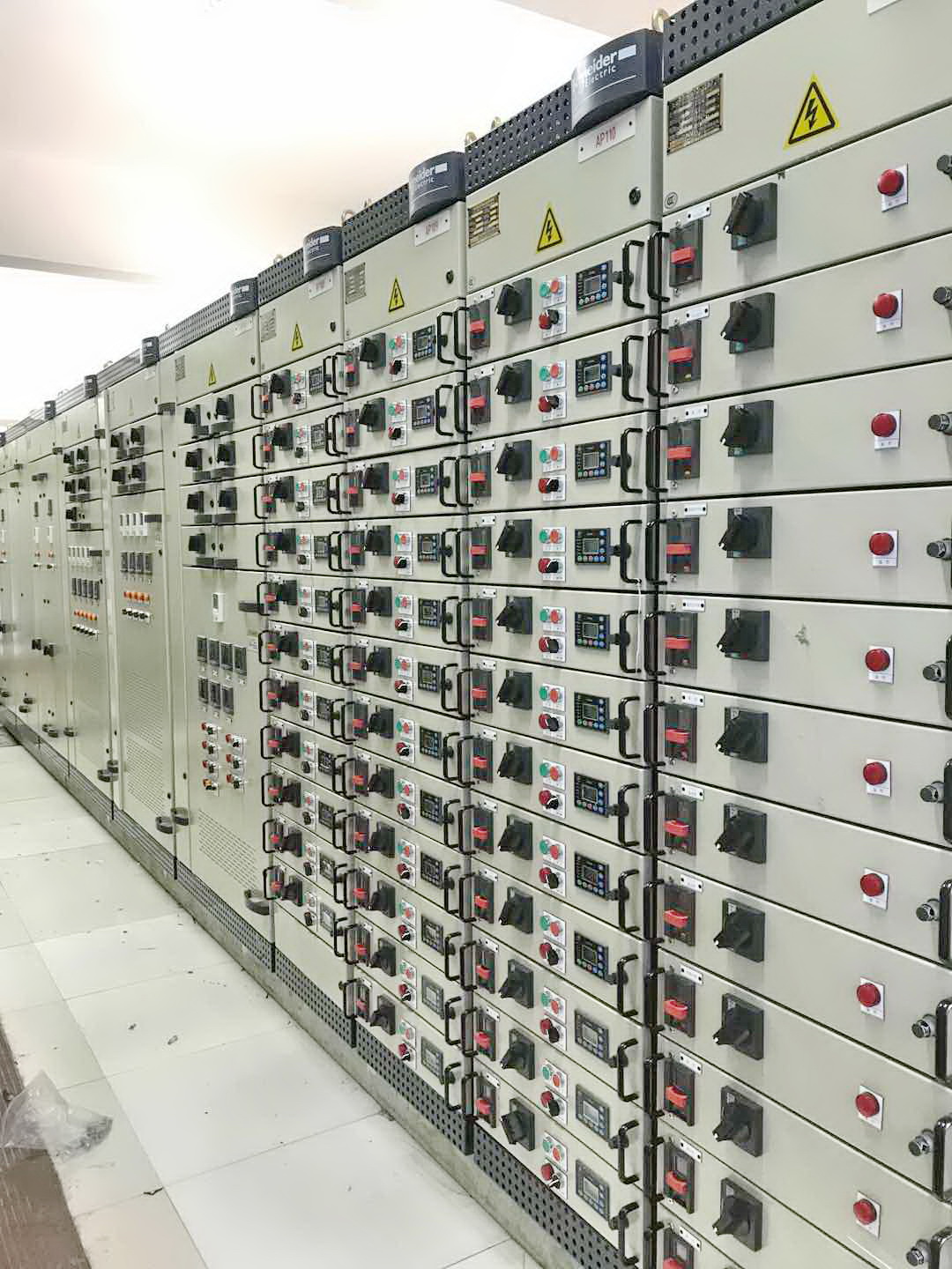 施耐德低壓柜〔blokset] 400-128-7988 得潤(rùn)電氣授權(quán)生產(chǎn)