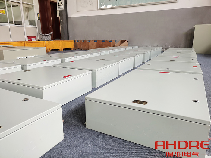 配電箱.jpg 配電箱.jpg