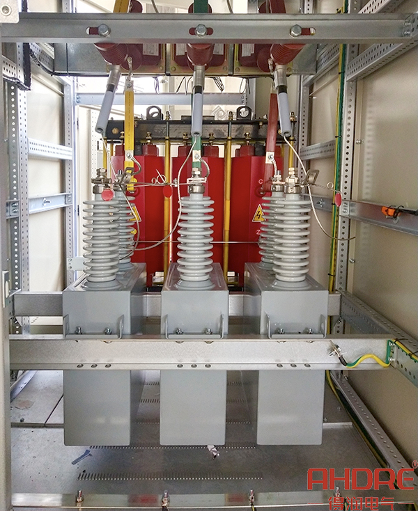 高壓無(wú)功就地補(bǔ)償裝置.jpg 高壓無(wú)功就地補(bǔ)償裝置.jpg