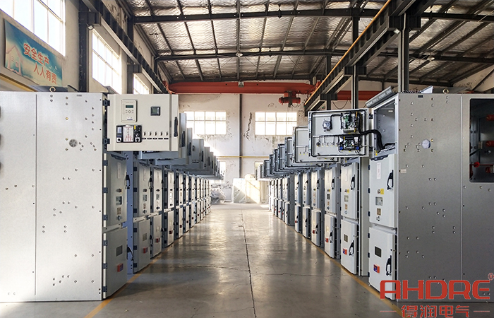 10KV高壓開關(guān)柜.jpg 10KV高壓開關(guān)柜.jpg